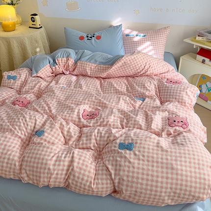 罗亿家纺 2025新款格子卡通云朵棉毛巾绣四件套场景一（提供买家秀） 可爱小露比