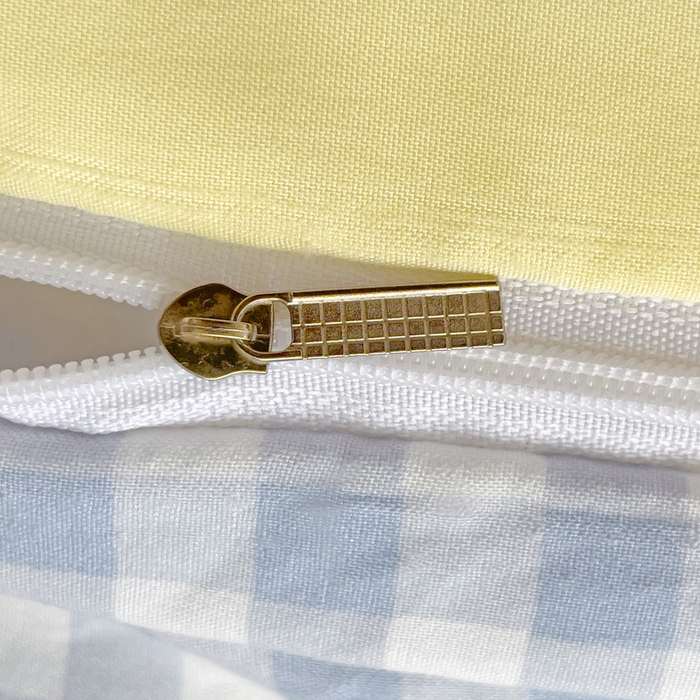 91家纺网 家纺一手货源 找家纺 罗亿家纺 2025新款格子卡通云朵棉毛巾绣四件套场景二（提供买家秀） 小狗冲浪鸭