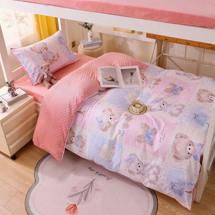 91家纺网 家纺一手货源 找家纺 金鑫汇家纺 2024新款棉加豆豆绒学生三件套 棉加豆豆绒-熊熊精灵