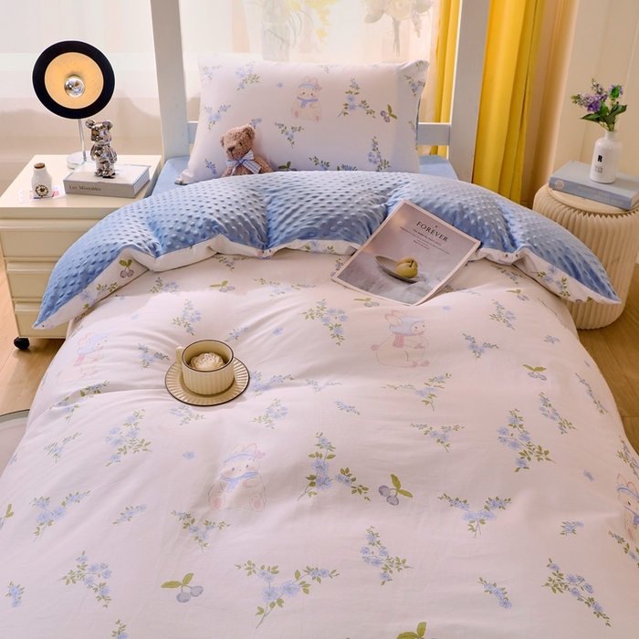 91家纺网 家纺一手货源 找家纺 金鑫汇家纺 2024新款棉加豆豆绒学生三件套 棉加豆豆绒-花丛兔