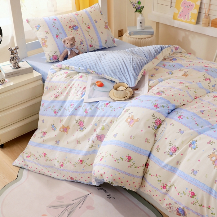 91家纺网 家纺一手货源 找家纺 金鑫汇家纺 2024新款棉加豆豆绒学生三件套 棉加豆豆绒-快乐萌兔