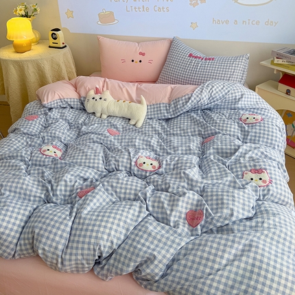 罗亿家纺 2025新款格子卡通云朵棉毛巾绣四件套场景一（提供买家秀） 糖果猫咪蓝