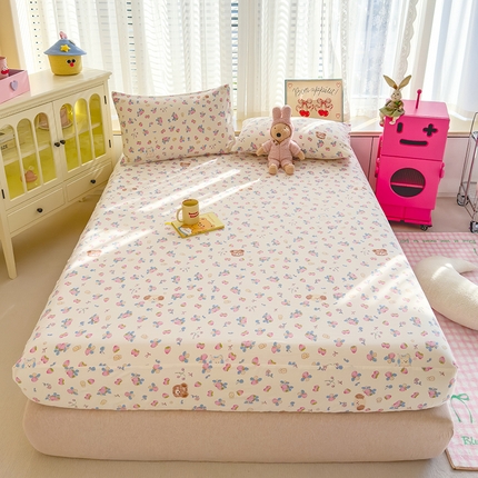 91家纺网 家纺一手货源 找家纺 宏源家纺 2024新款A类高克重超柔水洗云朵棉单床笠 草莓奶茶