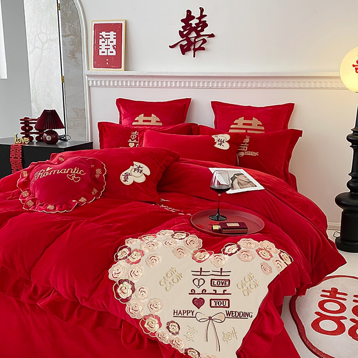 91家纺网 家纺一手货源 找家纺 用心 2025年新款牛奶绒宝宝绒花边贴布婚庆四件套多件套 大喜