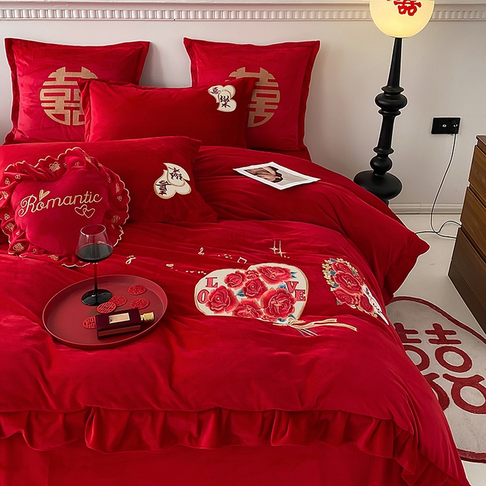 91家纺网 家纺一手货源 找家纺 用心 2025年新款牛奶绒宝宝绒花边贴布婚庆四件套多件套 喜樂