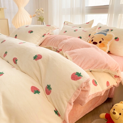 91家纺网 家纺一手货源 找家纺 权瑾家纺 小清新牛奶绒四件套 草莓