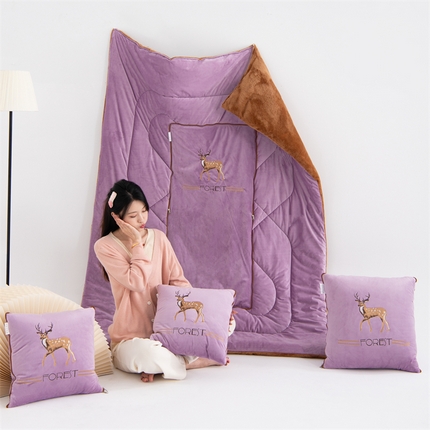 91家纺网 家纺一手货源 找家纺 翰轩家居 2024新款婴儿绒多功能抱枕被-一鹿有你 一鹿有你-香芋紫