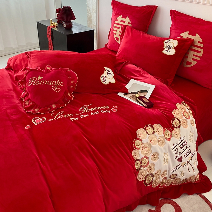 91家纺网 家纺一手货源 找家纺 用心 2025年新款牛奶绒宝宝绒花边贴布婚庆四件套多件套 大喜