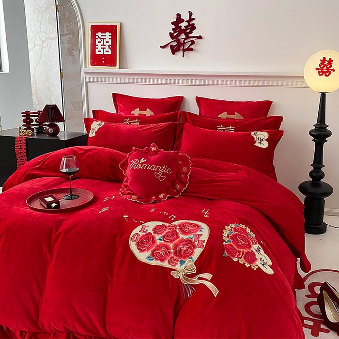 91家纺网 家纺一手货源 找家纺 用心 2025年新款牛奶绒宝宝绒花边贴布婚庆四件套多件套 喜樂