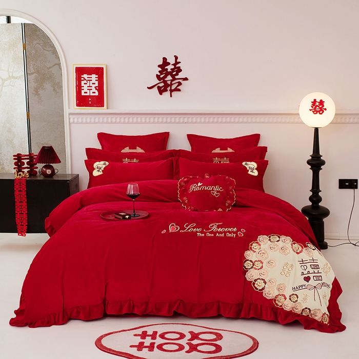 91家纺网 家纺一手货源 找家纺 用心 2025年新款牛奶绒宝宝绒花边贴布婚庆四件套多件套 大喜