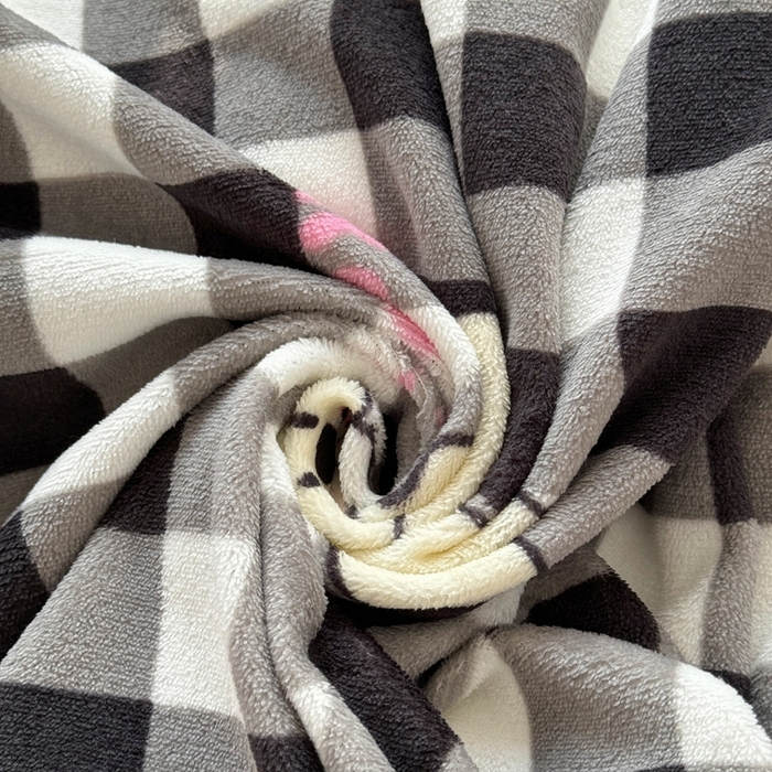 91家纺网 家纺一手货源 找家纺 添越家纺 2025新款简约款牛奶绒床盖四件套 格子小兔