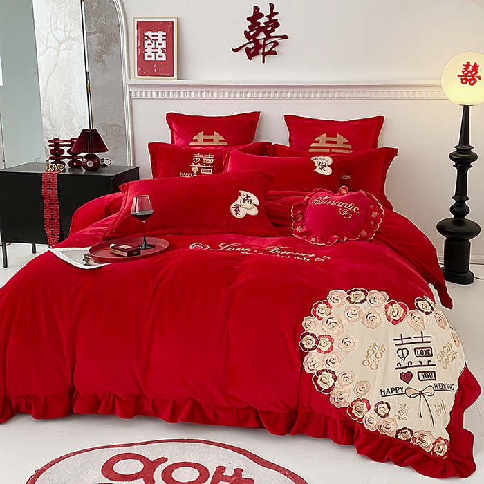 91家纺网 家纺一手货源 找家纺 用心 2025年新款牛奶绒宝宝绒花边贴布婚庆四件套多件套 大喜