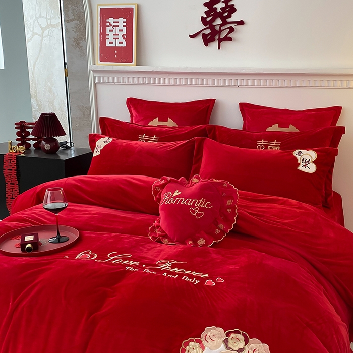 91家纺网 家纺一手货源 找家纺 用心 2025年新款牛奶绒宝宝绒花边贴布婚庆四件套多件套 大喜