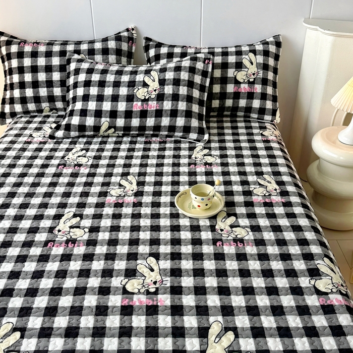 91家纺网 家纺一手货源 找家纺 添越家纺 2025新款简约款牛奶绒床盖四件套 格子小兔