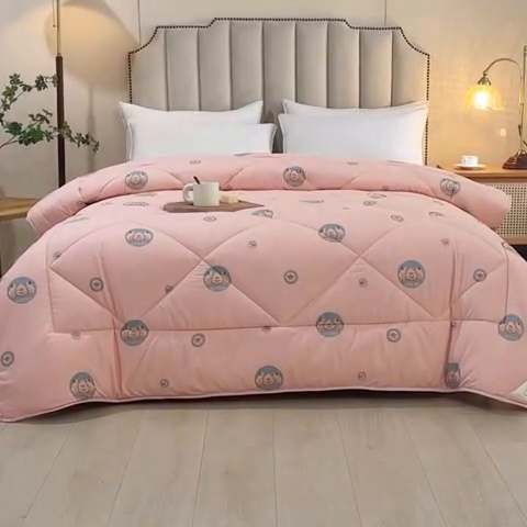 91家纺网 家纺一手货源 找家纺 2025新款亲肤舒适精品澳洲羊毛被冬被被子被芯 羊毛被温暖玉