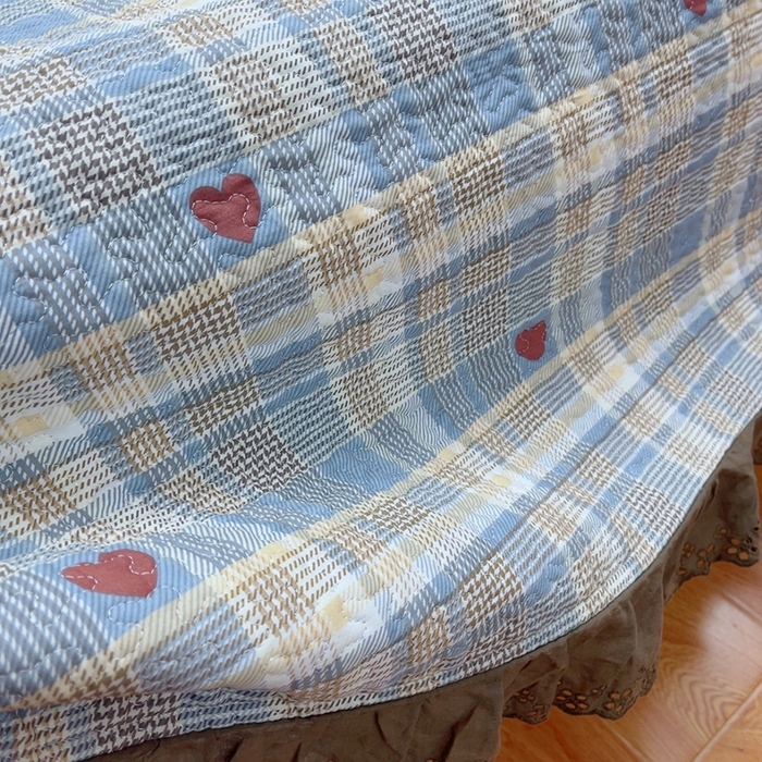 91家纺网 家纺一手货源 找家纺 暖居 2024新款纯棉绗缝夹棉榻榻米支持定制防滑全棉印花小碎花农村大炕盖三件套系列 莱恩蓝