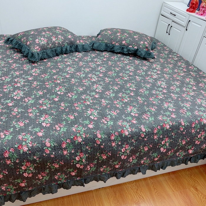 91家纺网 家纺一手货源 找家纺 暖居 2024新款纯棉绗缝夹棉榻榻米支持定制防滑全棉印花小碎花农村大炕盖三件套系列 中国美