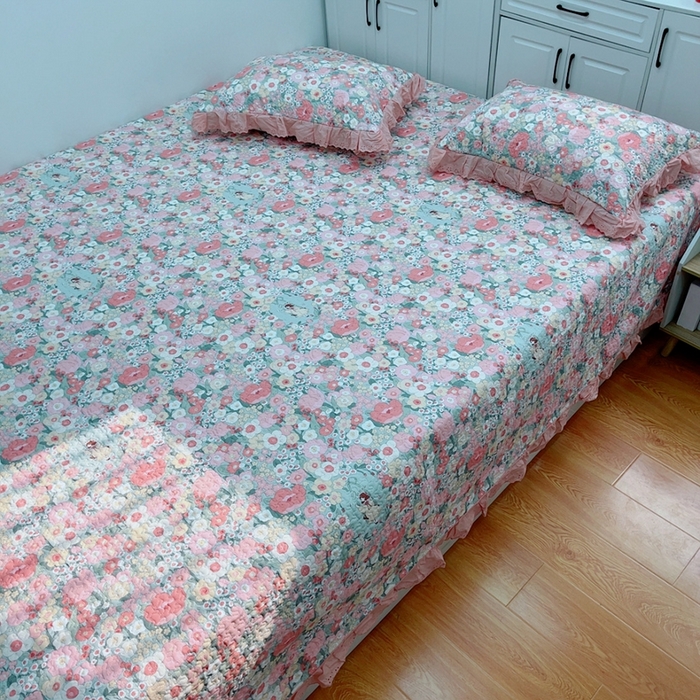 91家纺网 家纺一手货源 找家纺 暖居 2024新款纯棉绗缝夹棉榻榻米支持定制防滑全棉印花小碎花农村大炕盖三件套系列 安娜公主