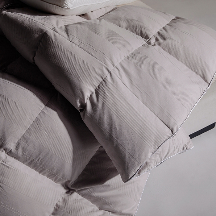 91家纺网 家纺一手货源 找家纺 御眠纺羽绒被壳 厂家直销双层全棉提花羽绒被壳自充绒淘宝京东双层防绒羽绒被壳 南西灰