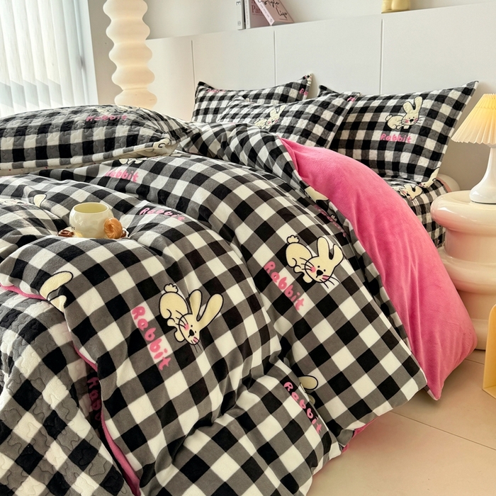 91家纺网 家纺一手货源 找家纺 （总）添越家纺 2025新款简约款牛奶绒床盖四件套