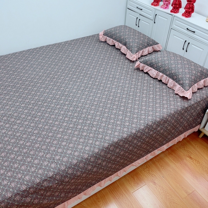 91家纺网 家纺一手货源 找家纺 暖居 2024新款纯棉绗缝夹棉榻榻米支持定制防滑全棉印花小碎花农村大炕盖三件套系列 知画