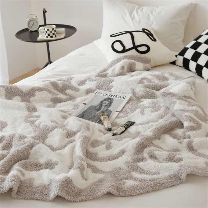 91家纺网 家纺一手货源 找家纺 2025新款柔软舒适半边绒盖毯-诺德维 诺德维-浅灰