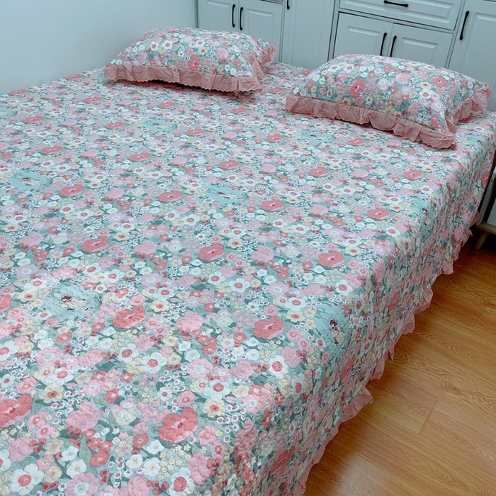 91家纺网 家纺一手货源 找家纺 暖居 2024新款纯棉绗缝夹棉榻榻米支持定制防滑全棉印花小碎花农村大炕盖三件套系列 安娜公主