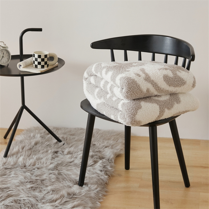 91家纺网 家纺一手货源 找家纺 2025新款柔软舒适半边绒盖毯-诺德维 诺德维-浅灰