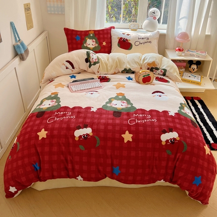 91家纺网 家纺一手货源 找家纺 2025新款A类数码印花圣诞新年限定款猫咪小熊加厚牛奶绒系列四件套 绒-圣诞猫咪