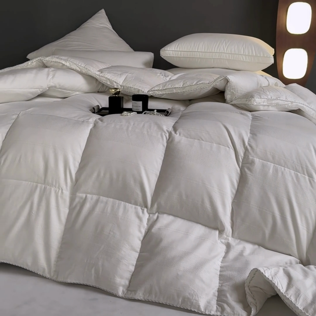 91家纺网 家纺一手货源 找家纺 静若居羽绒被壳 厂家直销双层全棉提花羽绒被壳自充绒淘宝京东双层防绒羽绒被壳 南西灰