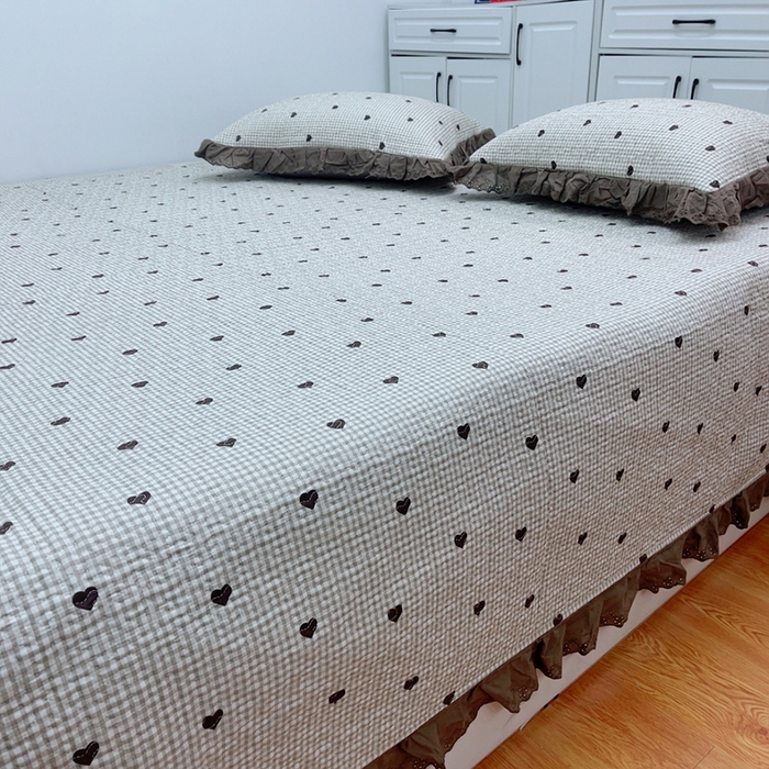 91家纺网 家纺一手货源 找家纺 暖居 2024新款纯棉绗缝夹棉榻榻米支持定制防滑全棉印花小碎花农村大炕盖三件套系列 雅格