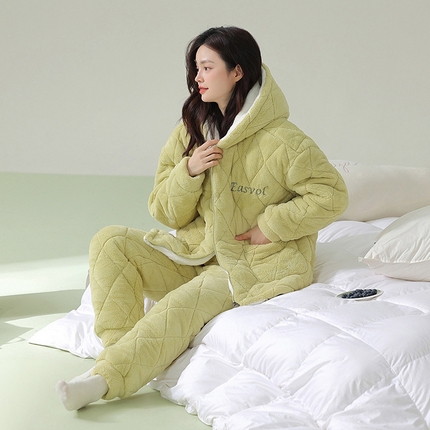 91家纺网 家纺一手货源 找家纺 妍景家居生活馆 2024新款纯色夹棉连帽款两件套家居服 绿色