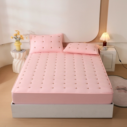 91家纺网 家纺一手货源 找家纺 尊康家纺（原磊科） 2024新款奶昔棉抗菌夹棉床笠系列-波斯花语 波斯花语-粉玉