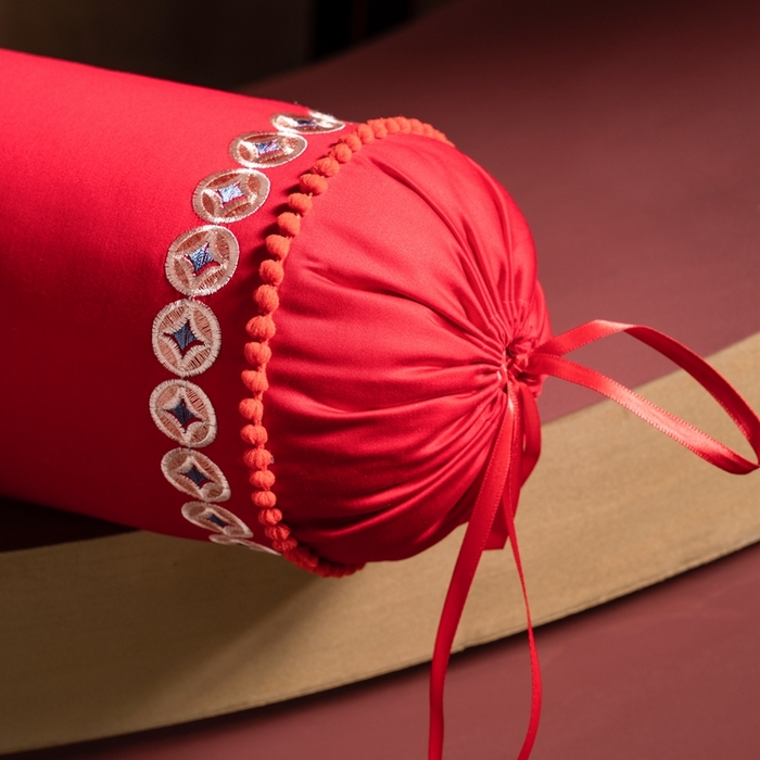 91家纺网 家纺一手货源 找家纺 美娘阁 2025新款传统花卉糖果枕