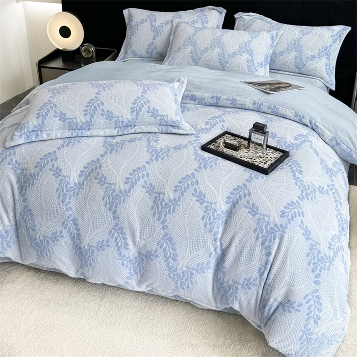 91家纺网 家纺一手货源 找家纺 金喜 2024新款230克AB版雕花牛奶绒加厚四件套-雅风 雅风-雪柳