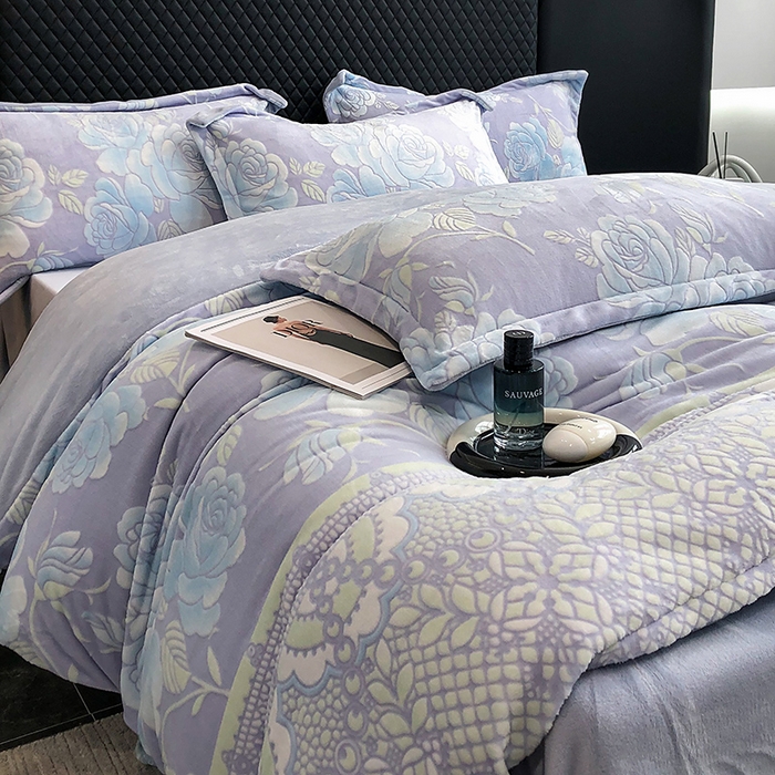 91家纺网 家纺一手货源 找家纺 金喜 2024新款230克AB版雕花牛奶绒加厚四件套-雅风 雅风-幽兰