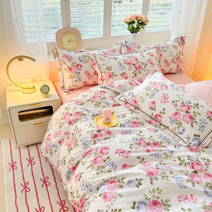 91家纺网 家纺一手货源 找家纺 洺兰家居 2025年新款全棉A类全喷气印花小清新床单床裙款四件套学生三件套 花季
