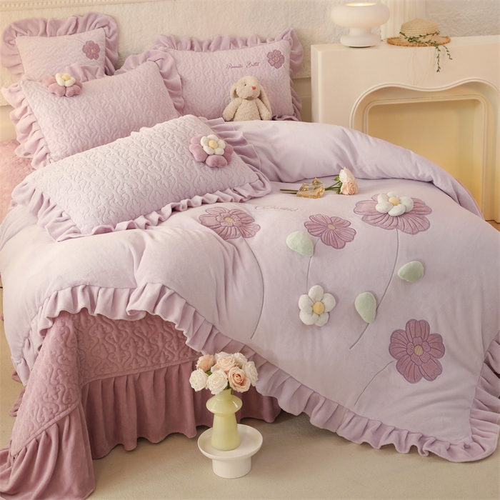 91家纺网 家纺一手货源 找家纺 绒棉世家 2025A类高克重牛奶绒床盖款韩版立体花四件套-花朵系列