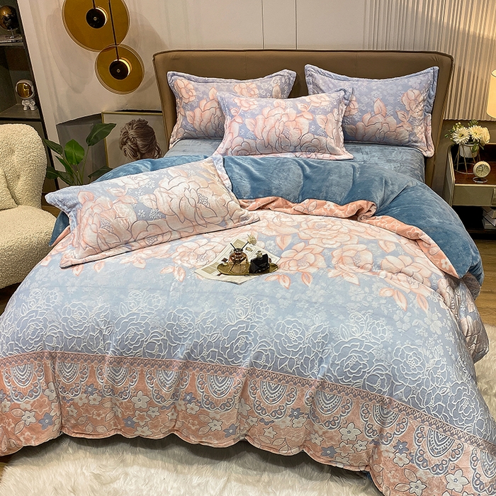 91家纺网 家纺一手货源 找家纺 金喜 2024新款230克AB版雕花牛奶绒加厚四件套-雅风 雅风-花朵蓝