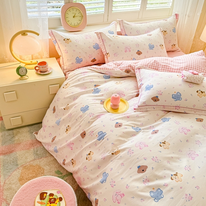 91家纺网 家纺一手货源 找家纺 洺兰家居 2025年新款全棉A类全喷气印花小清新床单床裙款四件套学生三件套 快乐狗狗