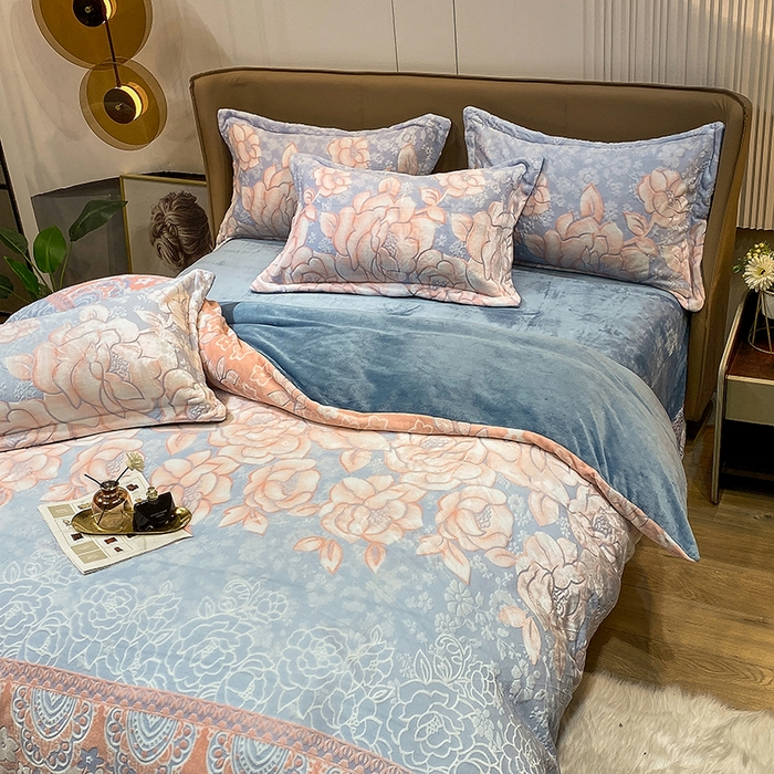 91家纺网 家纺一手货源 找家纺 金喜 2024新款230克AB版雕花牛奶绒加厚四件套-雅风 雅风-花朵蓝