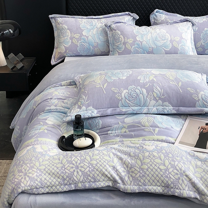 91家纺网 家纺一手货源 找家纺 金喜 2024新款230克AB版雕花牛奶绒加厚四件套-雅风 雅风-幽兰