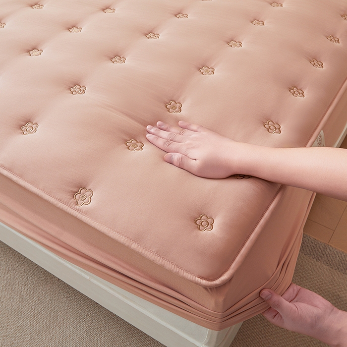 91家纺网 家纺一手货源 找家纺 笠客家纺 2024新款A类母婴级夹棉床笠单件席梦思床垫保护套防滑固定蝴蝶结床罩（买家秀联系我） 花圆豆沙