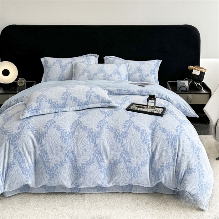 91家纺网 家纺一手货源 找家纺 金喜 2024新款230克AB版雕花牛奶绒加厚四件套-雅风 雅风-雪柳