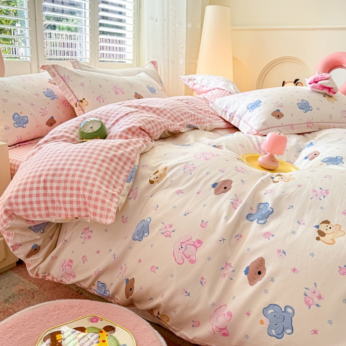 91家纺网 家纺一手货源 找家纺 洺兰家居 2025年新款全棉A类全喷气印花小清新床单床裙款四件套学生三件套 快乐狗狗