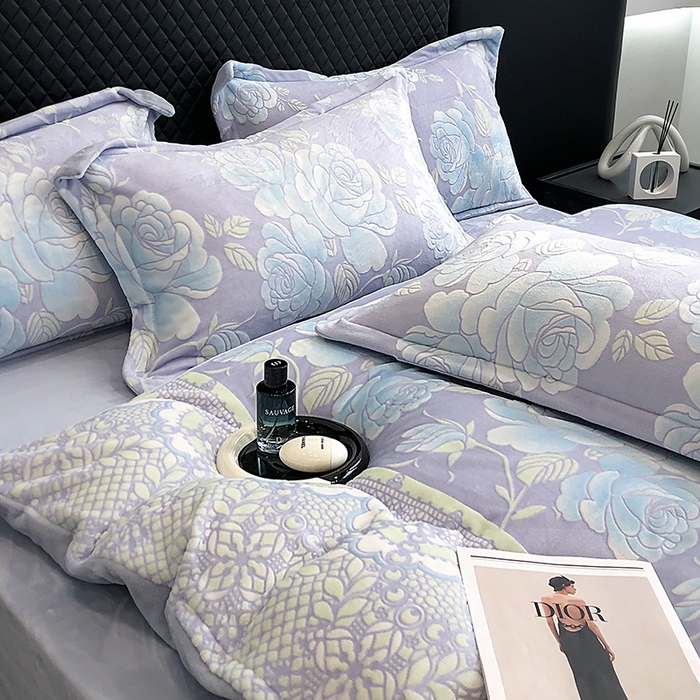 91家纺网 家纺一手货源 找家纺 金喜 2024新款230克AB版雕花牛奶绒加厚四件套-雅风 雅风-幽兰