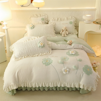 91家纺网 家纺一手货源 找家纺 绒棉世家 2025A类高克重牛奶绒床盖款韩版立体花四件套-花朵系列花朵-淡雾绿