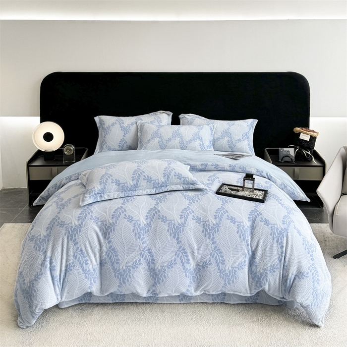 91家纺网 家纺一手货源 找家纺 金喜 2024新款230克AB版雕花牛奶绒加厚四件套-雅风 雅风-雪柳