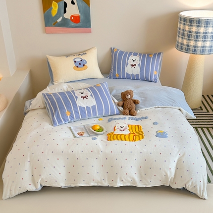 桃子家居 2024新款A类毛巾绣立体数码印花可爱卡通圣诞印加绣加厚牛奶绒系列四件套 绒印加绣-美好西高地