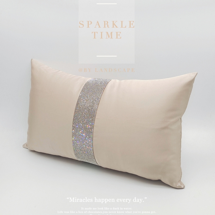 91家纺网 家纺一手货源 找家纺 澜屿 禅丝高精密宽条钻小抱枕 香槟